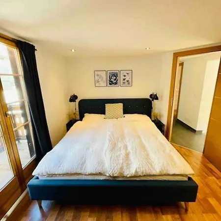 Apartmán Local Flat *